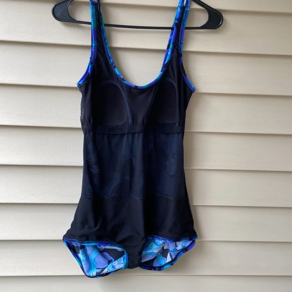 🩱Women’s Swimsuit Sz-XL Blue Floral-Tags Removed, Signs of Wear/Wash- Very Clean